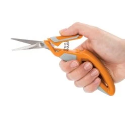 Fiskars® Total Control® RazerEdge™ Scissors 10 Fiskars® Total Control® RazerEdge™ Scissors -Tailoring Master 10550303 3